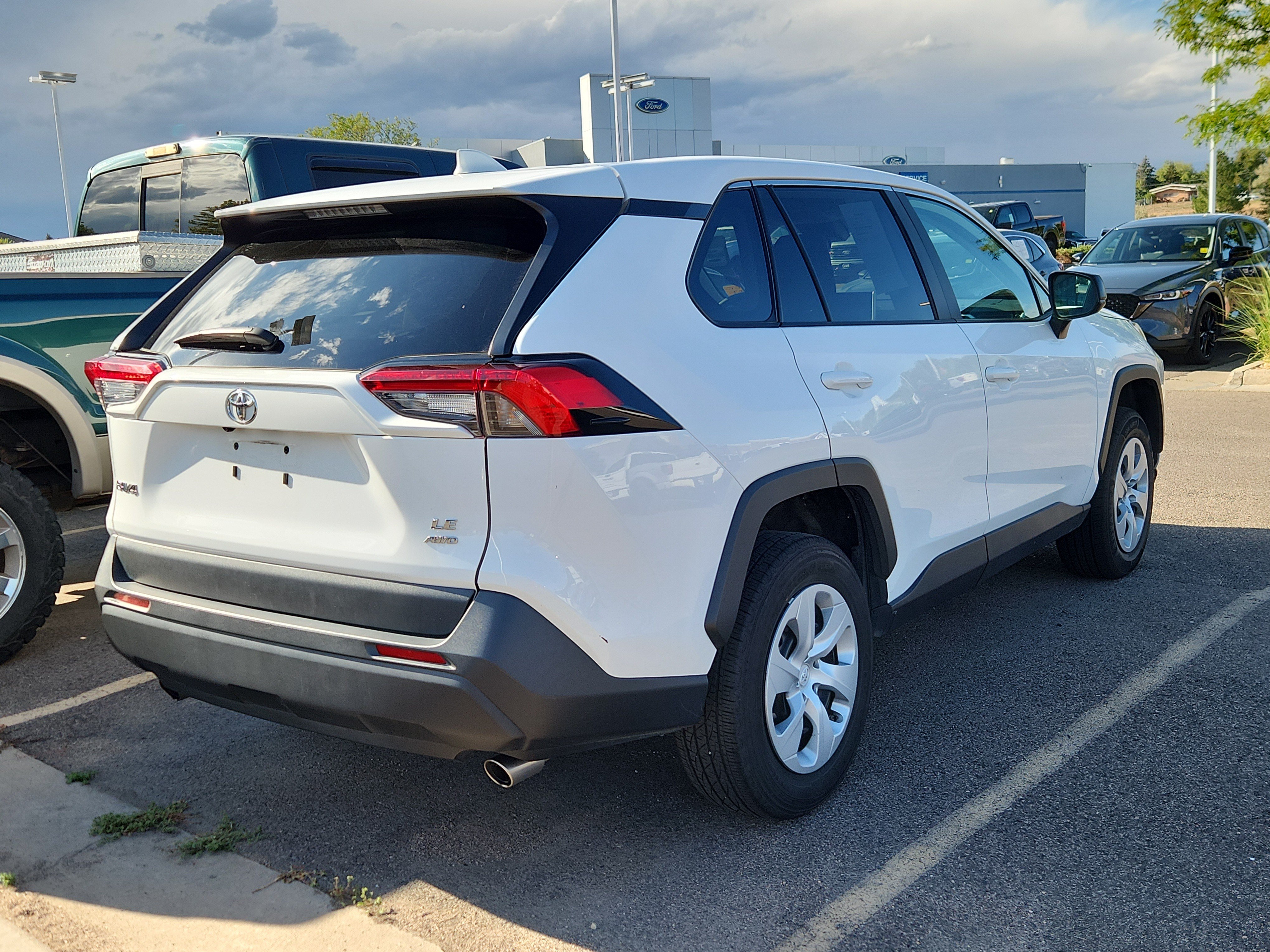 Used 2025 Toyota RAV4 LE AWD/4WD image 6