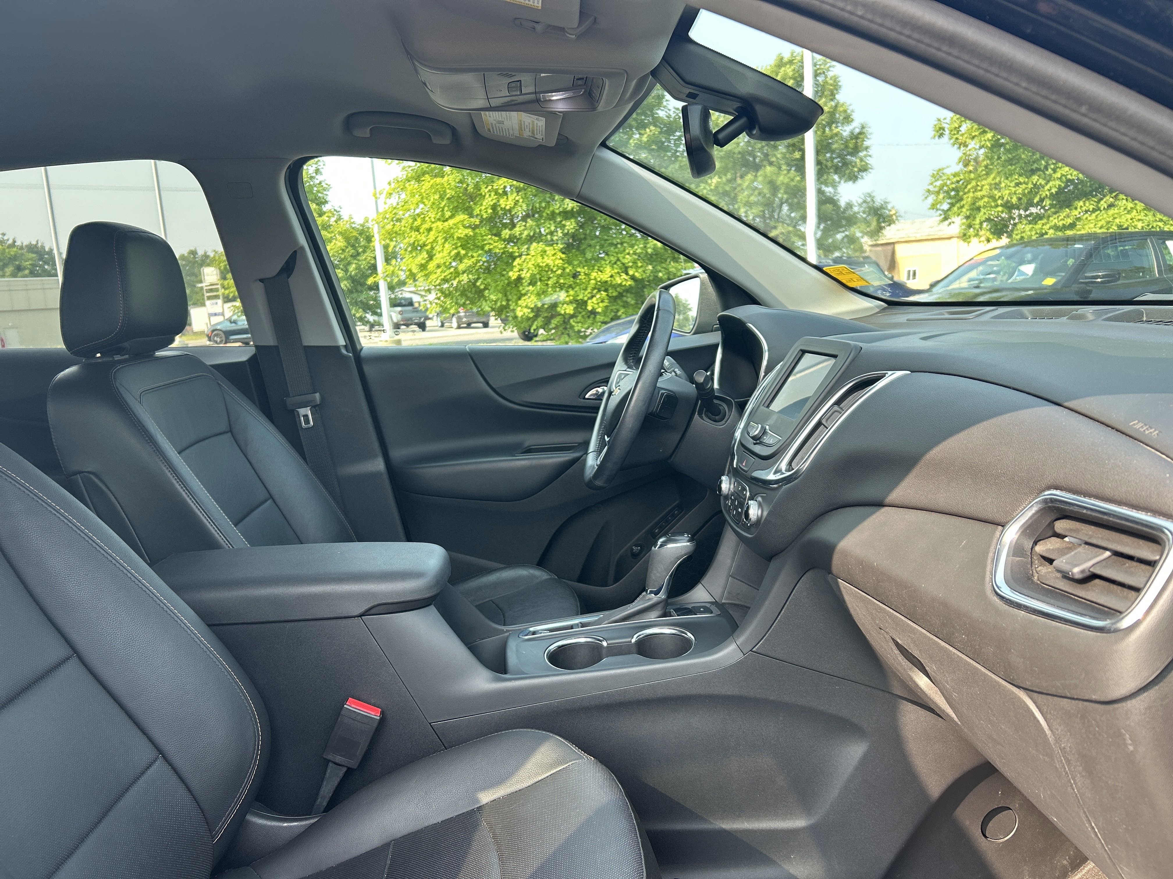 Used 2020 Chevrolet Equinox LT w/ Midnight Edition image 10