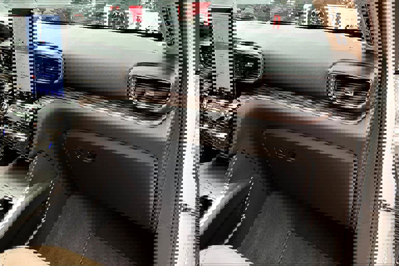 Certified 2023 Ford Explorer Limited w/ Limited Technology Package image 20