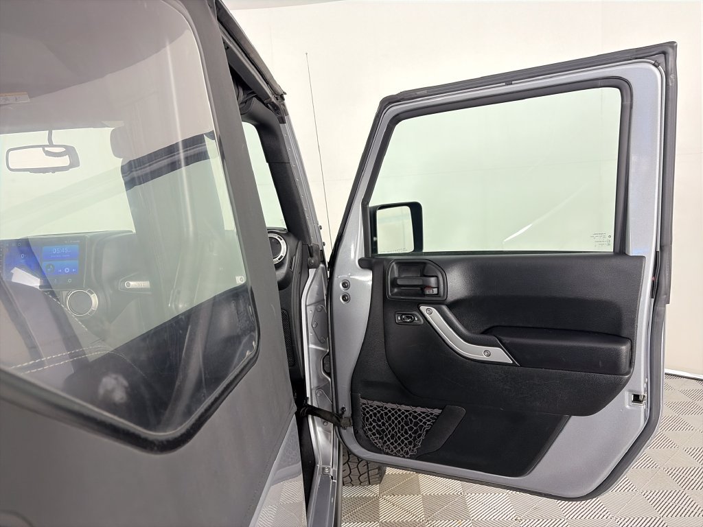 Used 2018 Jeep Wrangler Rubicon AWD/4WD image 26