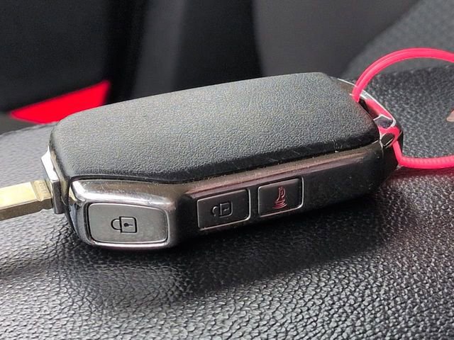 Used 2025 Kia Sportage LX FWD image 35