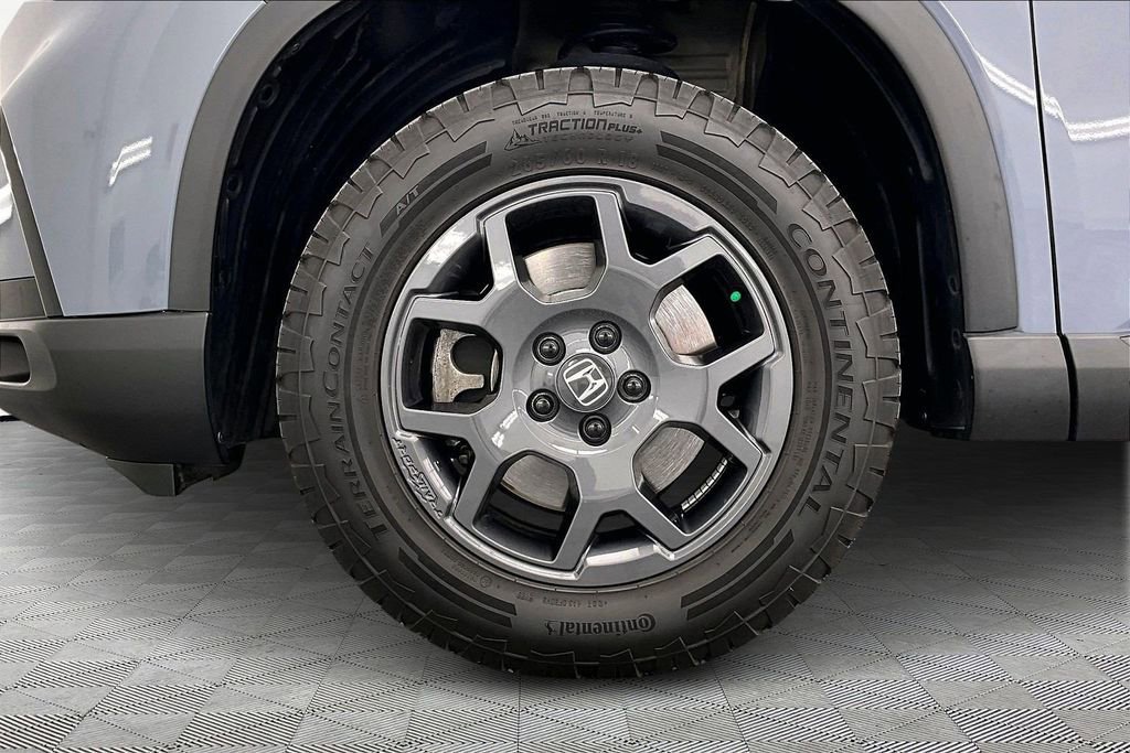 Used 2023 Honda Pilot TrailSport image 11