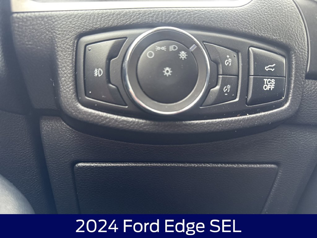 Certified 2024 Ford Edge SEL w/ Sport Appearance Package AWD/4WD image 25