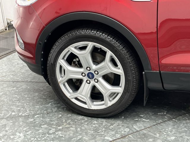 Certified 2019 Ford Escape Titanium w/ U9j03 - Titanium Tow Package AWD/4WD image 31