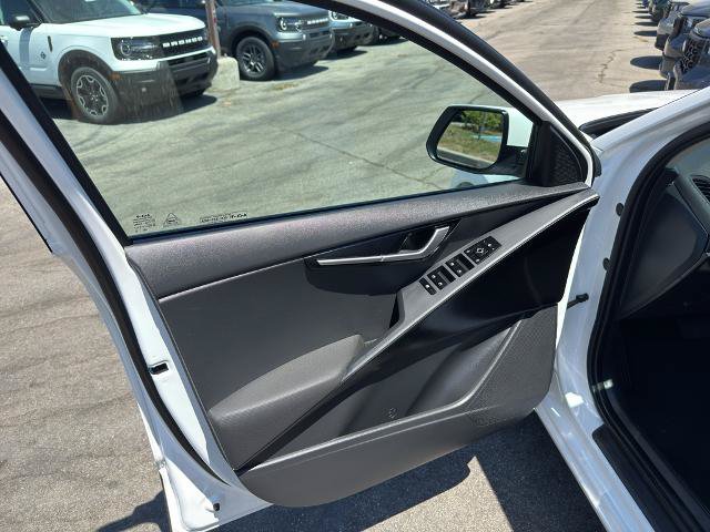 Used 2025 Kia Niro LX FWD image 7