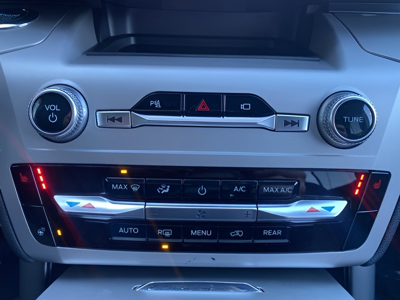 Certified 2023 Ford Explorer XLT w/ Equipment Group 202A image 22