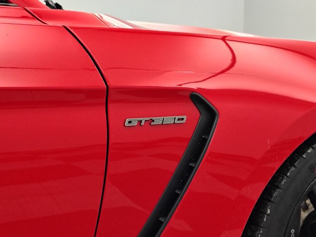 Certified 2019 Ford Mustang Shelby GT350 w/ Technology Package RWD image 21