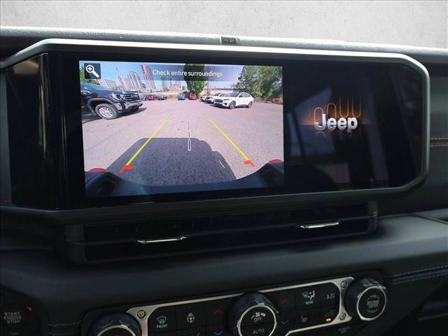 Used 2025 Jeep Gladiator Mojave w/ Steel Bumper Group AWD/4WD image 18