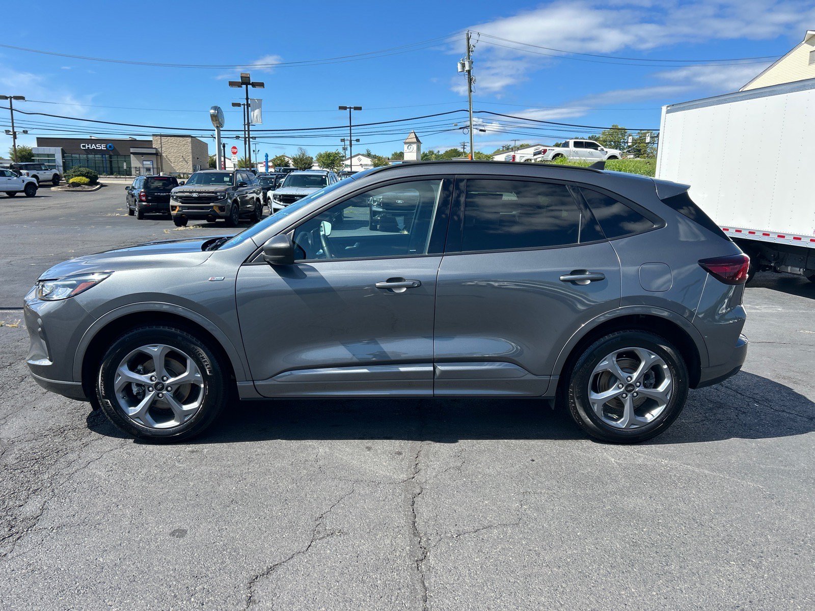 Certified 2023 Ford Escape ST-Line AWD/4WD image 5