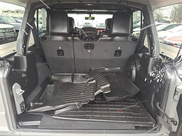 Used 2023 Jeep Wrangler Unlimited Rubicon w/ Cold Weather Group image 28