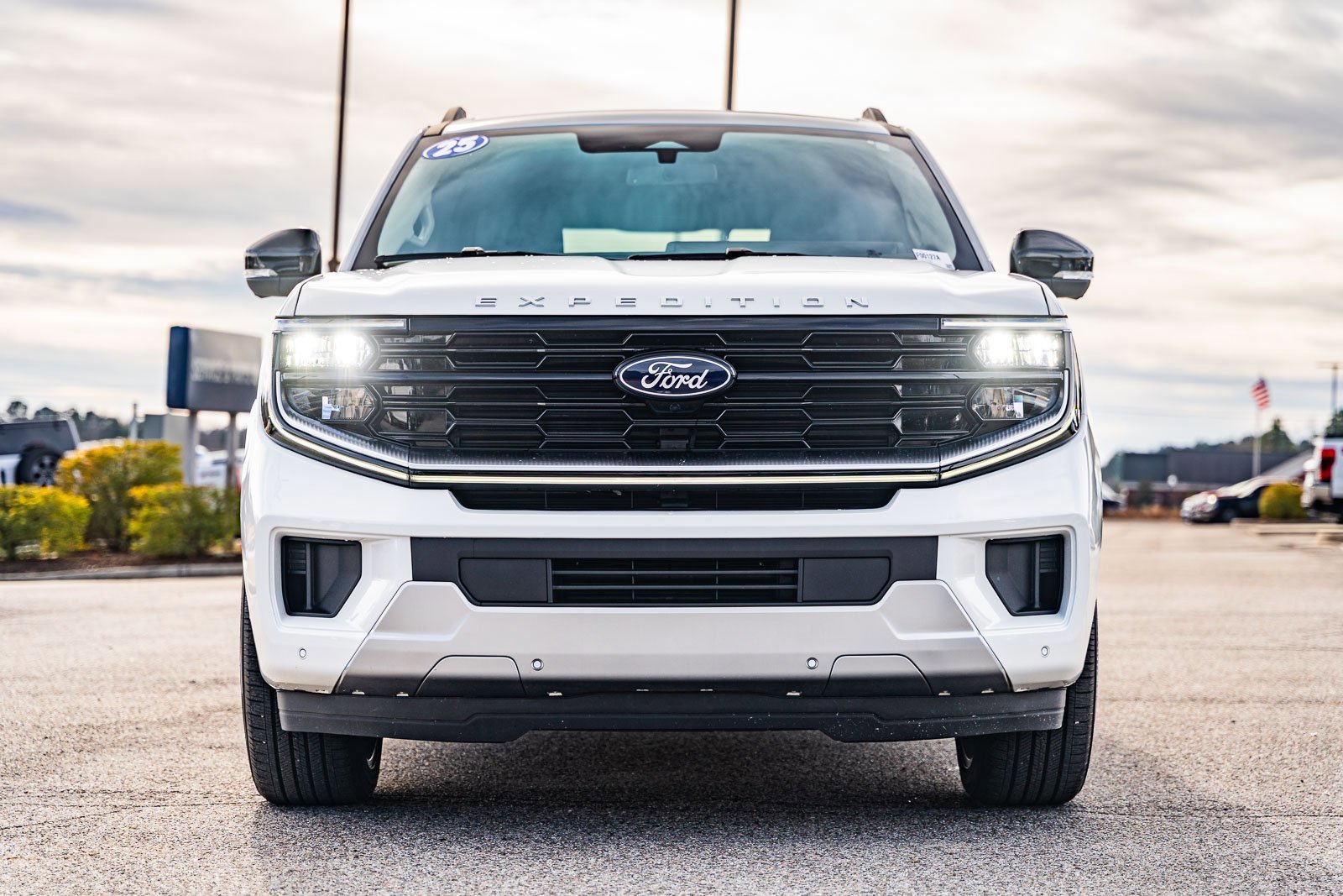 Certified 2025 Ford Expedition Platinum w/ Platinum Ultimate Package image 8