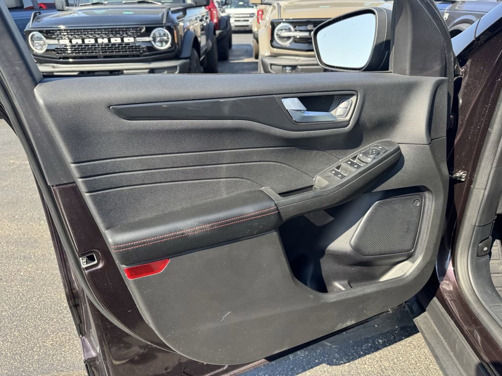 Certified 2023 Ford Escape ST-Line w/ Tech Pack #1 image 14