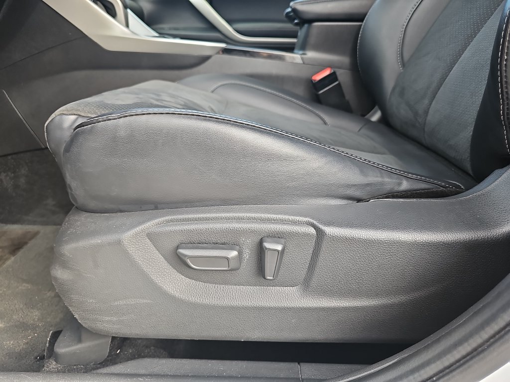 Used 2025 Mitsubishi Eclipse Cross AWD image 28