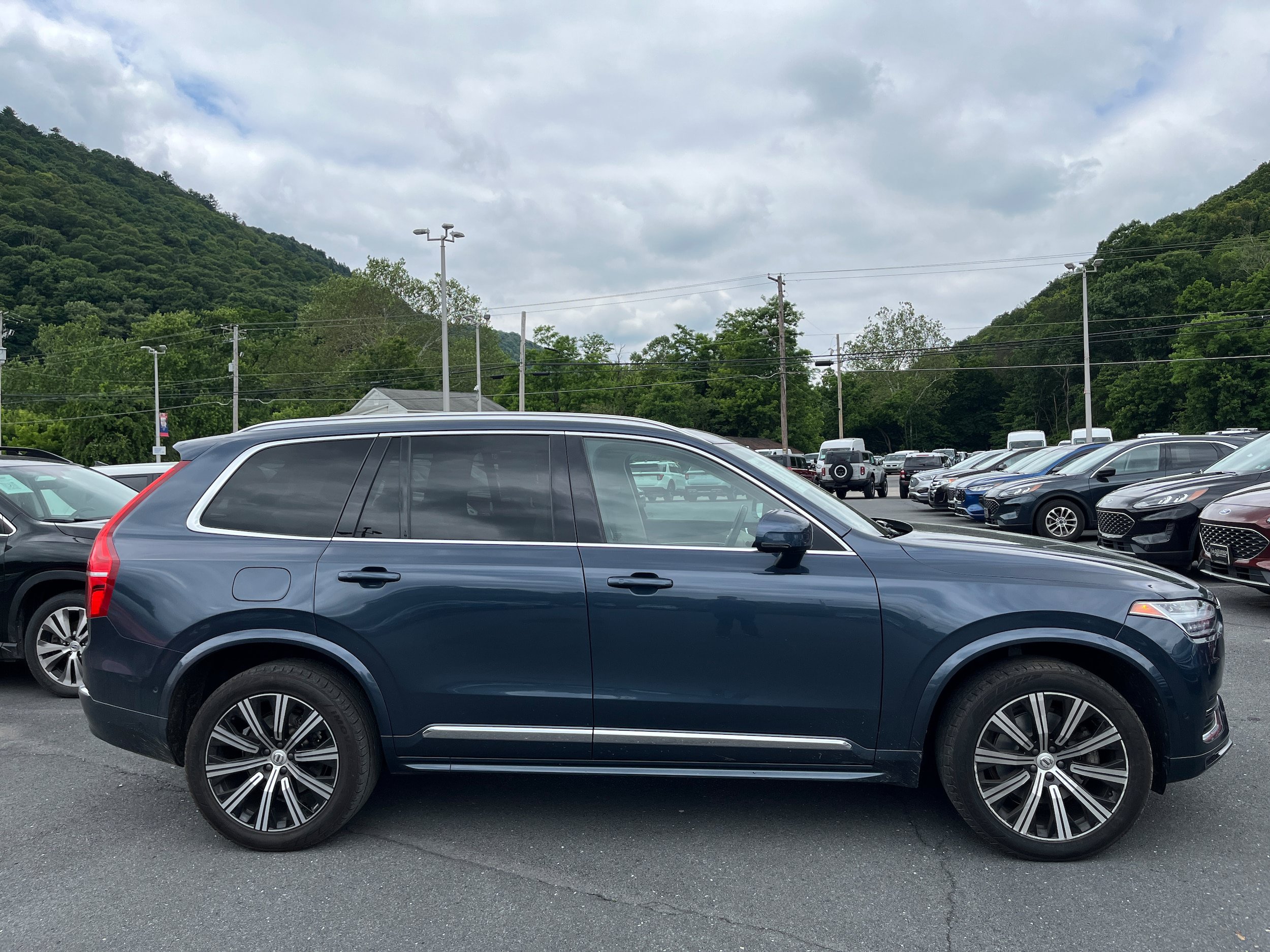Used 2023 Volvo XC90 B6 Plus AWD/4WD image 4