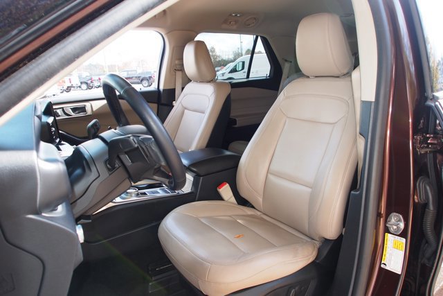 Certified 2020 Ford Explorer XLT w/ Equipment Group 202A image 19