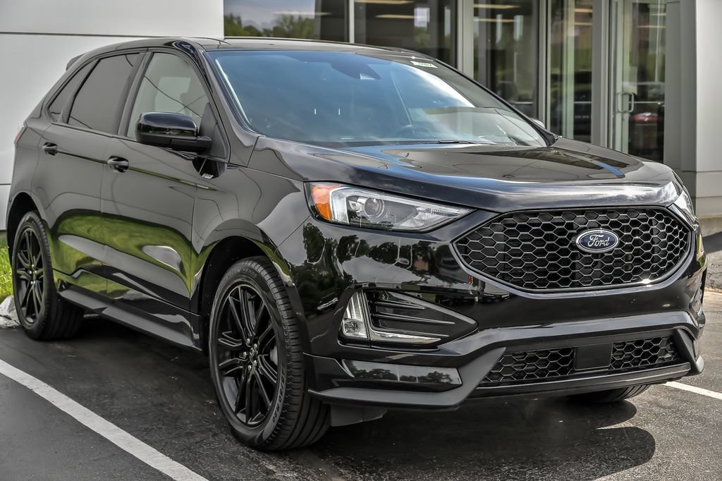 Certified 2023 Ford Edge ST-Line w/ Class II Trailer Tow Package AWD/4WD image 12
