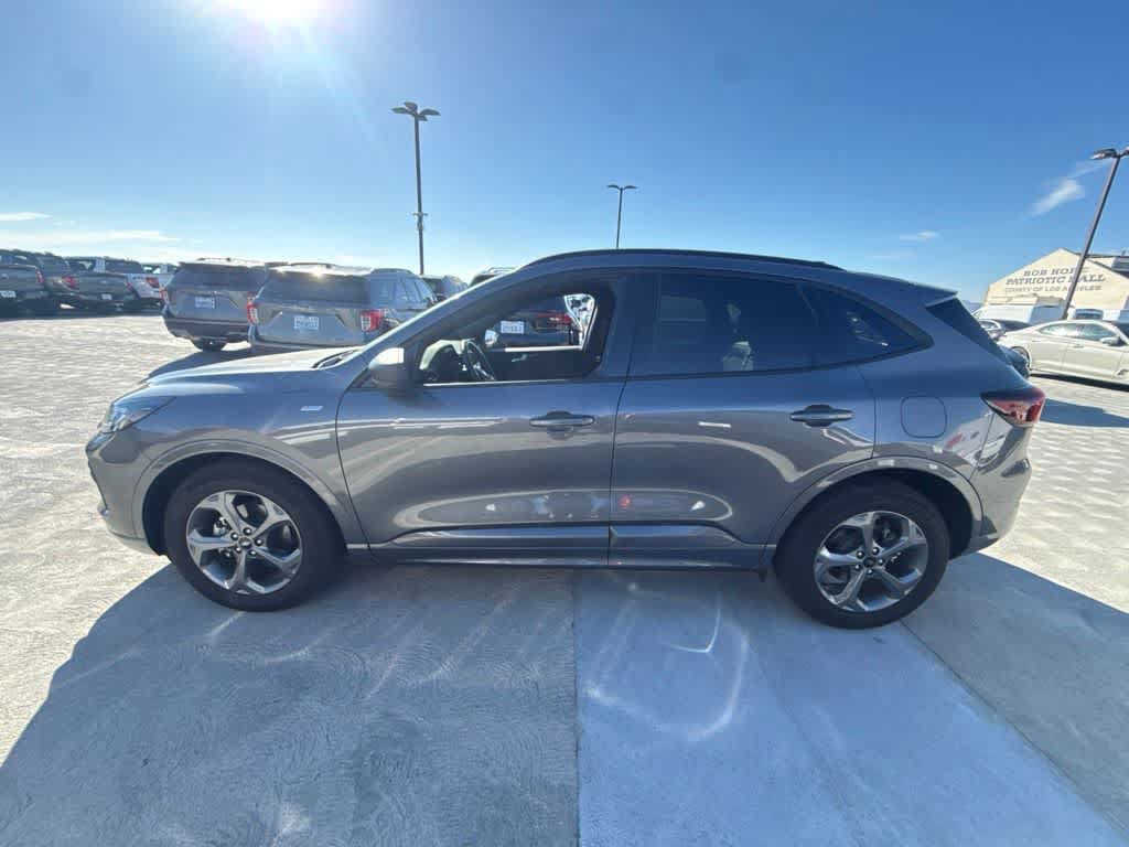 Certified 2024 Ford Escape ST-Line w/ Tech Pack #1 FWD image 2