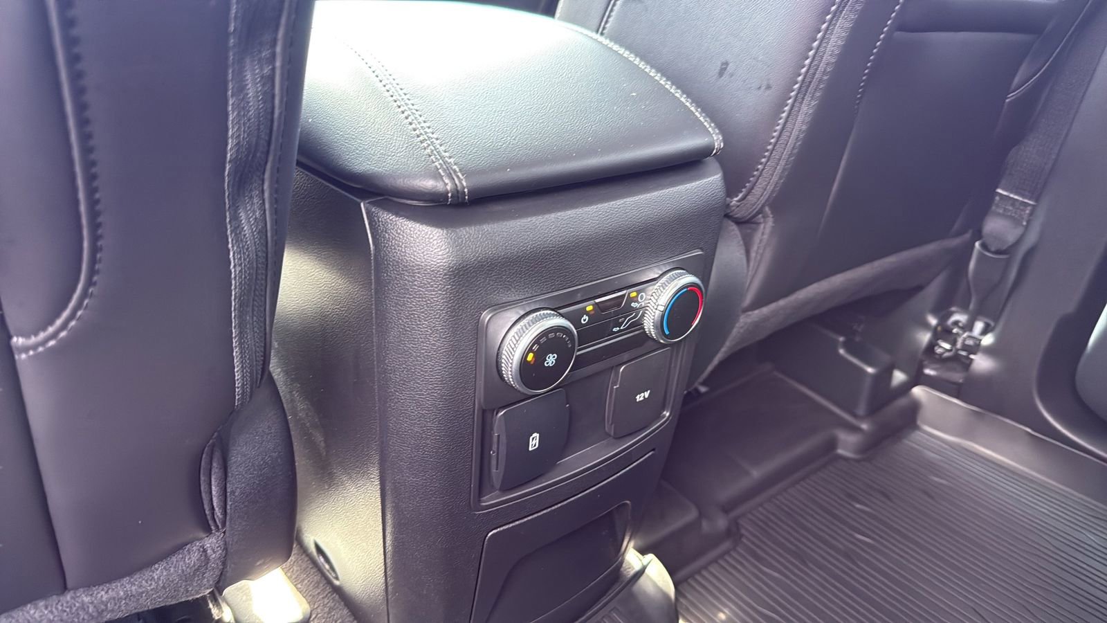 Certified 2023 Ford Explorer XLT w/ Equipment Group 202A RWD image 27