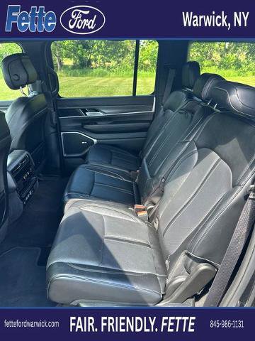 Used 2024 Jeep Wagoneer Series II w/ Flexible Seating Group AWD/4WD image 14