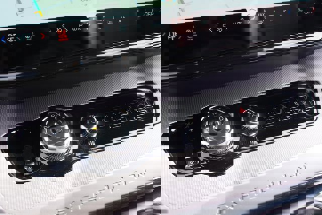 Certified 2025 Ford Expedition Active image 29