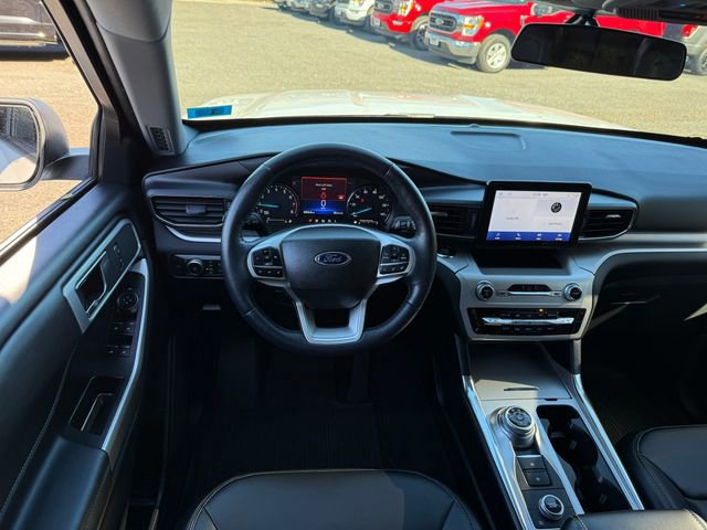 Certified 2022 Ford Explorer XLT w/ Equipment Group 202A image 15