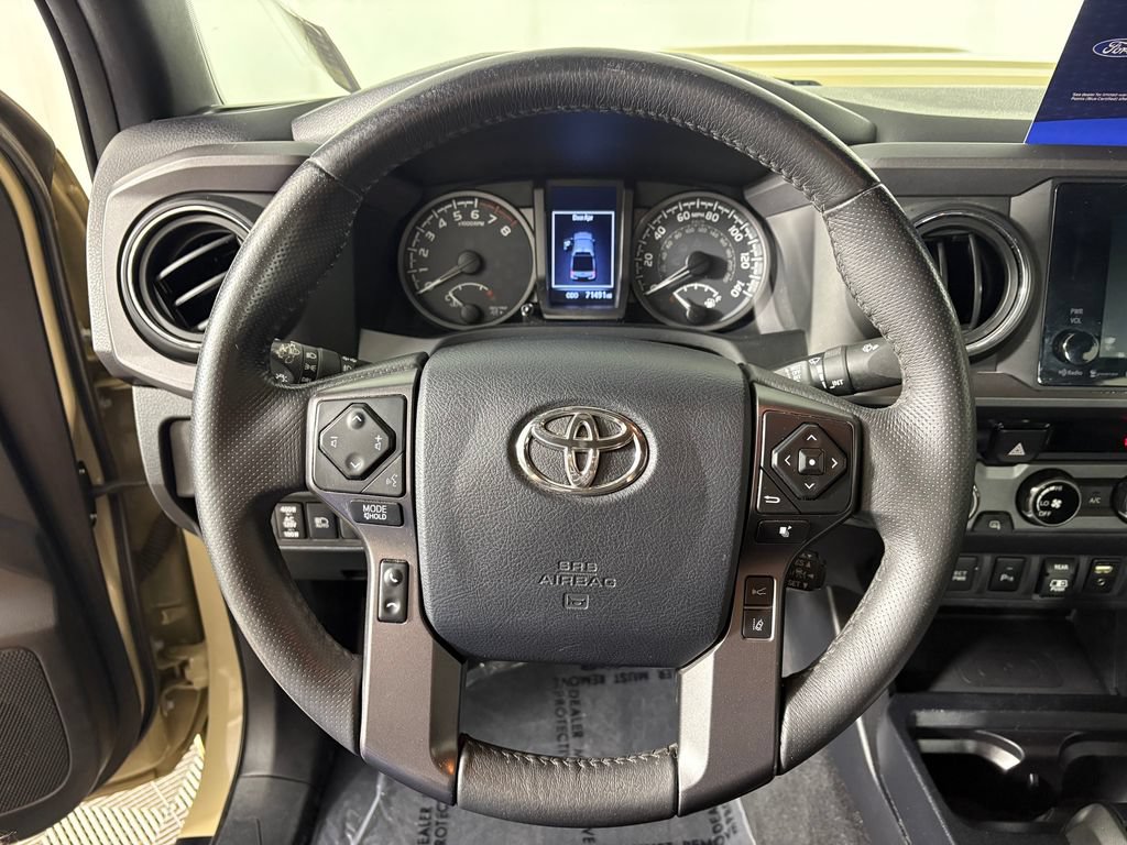 Used 2018 Toyota Tacoma TRD Sport w/ Technology Package AWD/4WD image 15
