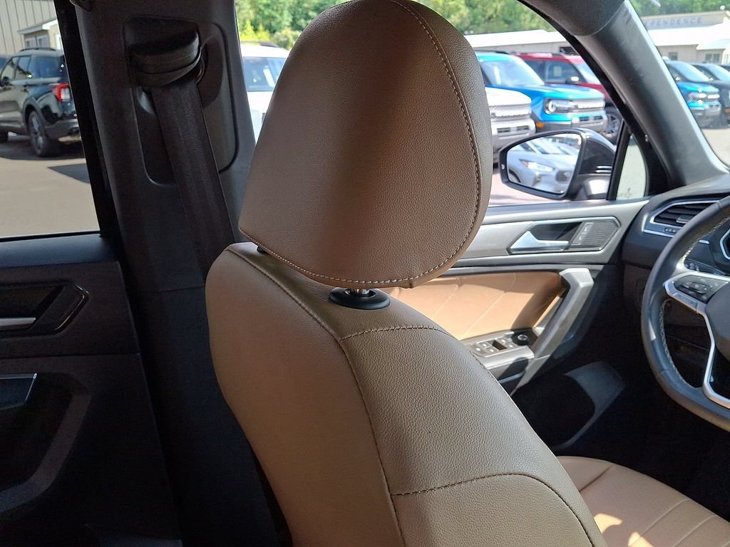 Used 2024 Volkswagen Tiguan SE AWD/4WD image 13
