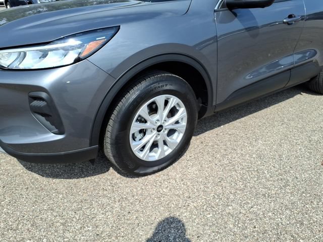 Certified 2024 Ford Escape Active w/ Tech Pack #2 AWD/4WD image 4