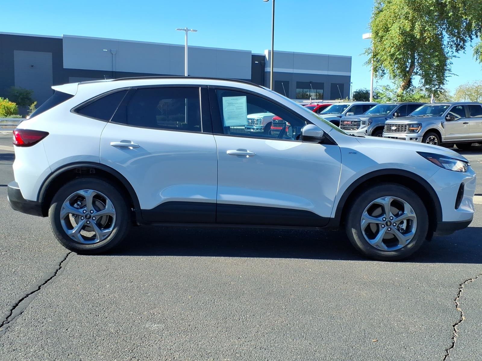 Certified 2025 Ford Escape ST-Line Select AWD/4WD image 6