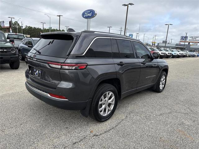 Used 2022 Jeep Grand Cherokee Limited w/ MOPAR Finishing Package AWD/4WD image 3