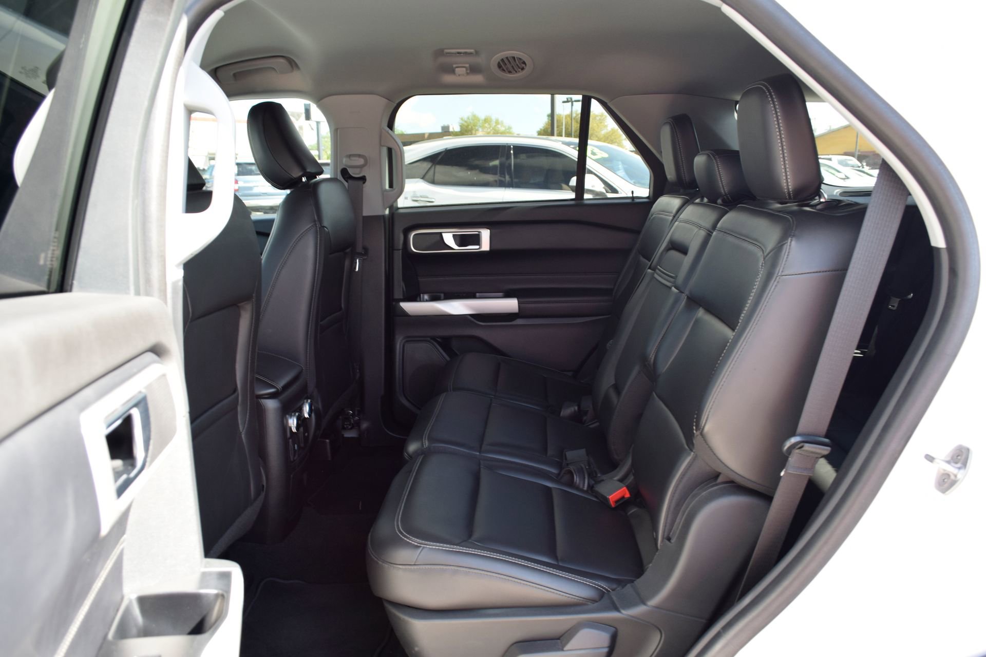 Certified 2022 Ford Explorer XLT w/ Equipment Group 202A image 20