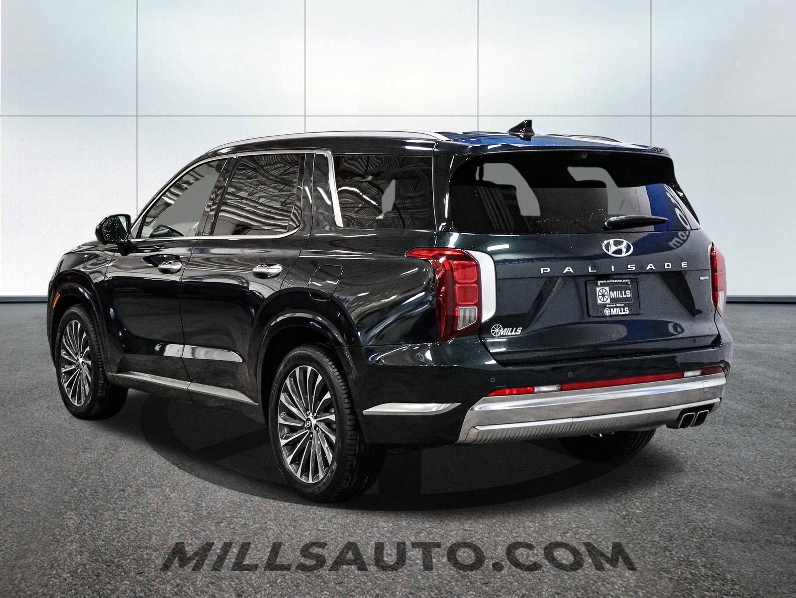 Used 2024 Hyundai Palisade Calligraphy image 8