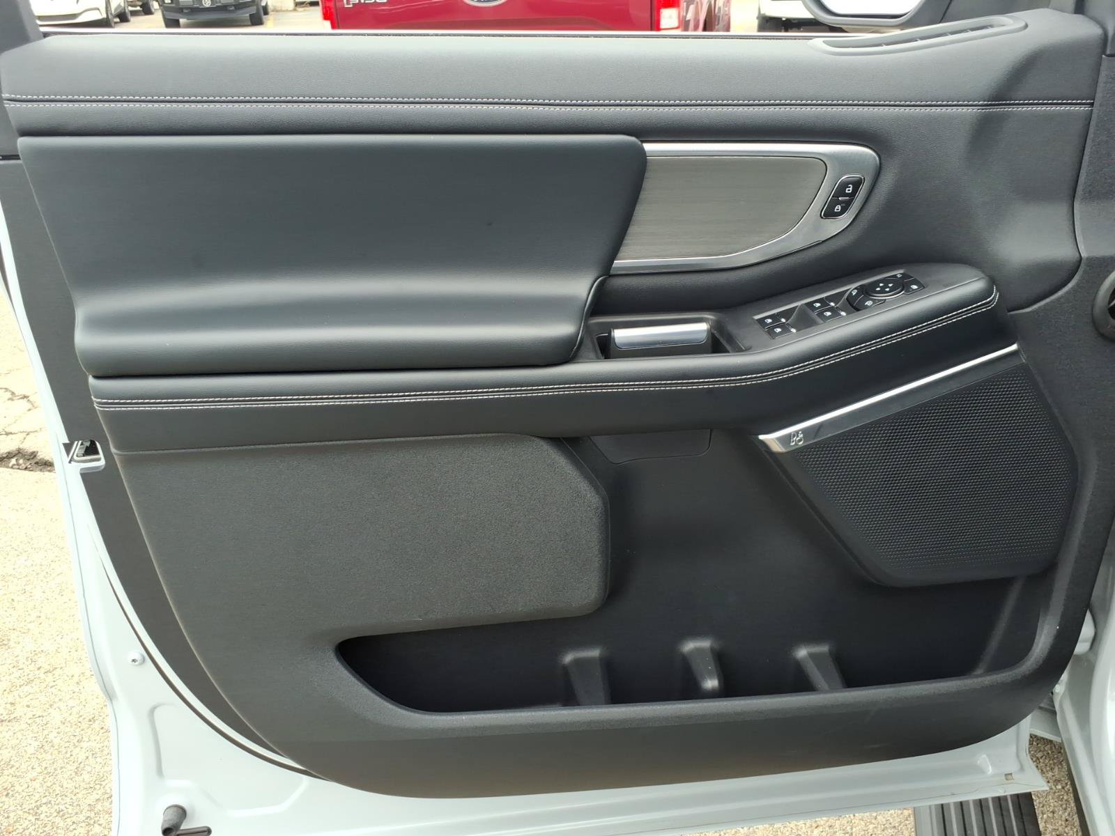Certified 2025 Ford Expedition Platinum AWD/4WD image 14