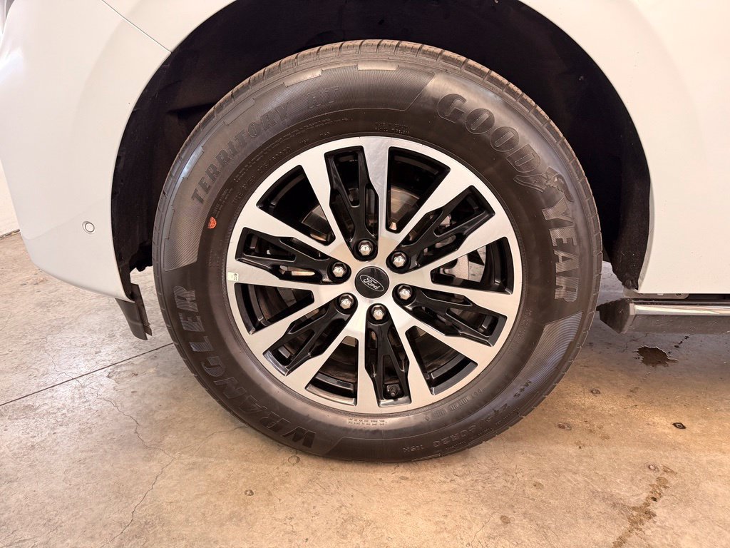 Certified 2025 Ford Expedition Platinum AWD/4WD image 19