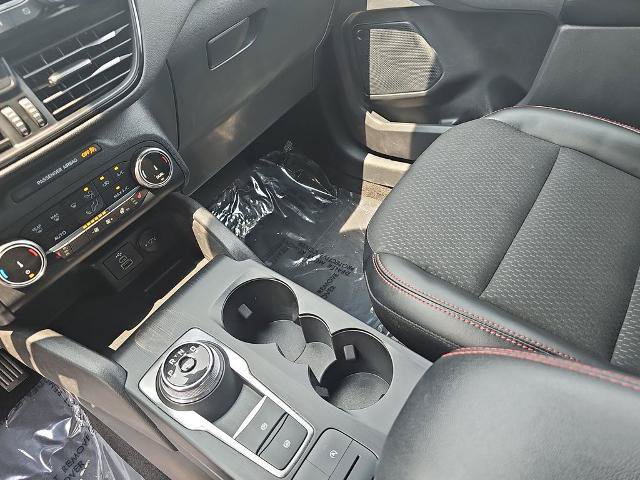 Certified 2025 Ford Escape ST-Line Select AWD/4WD image 24