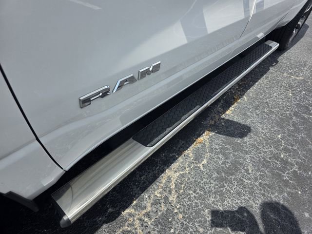 Used 2023 RAM 1500 Laramie AWD/4WD image 10