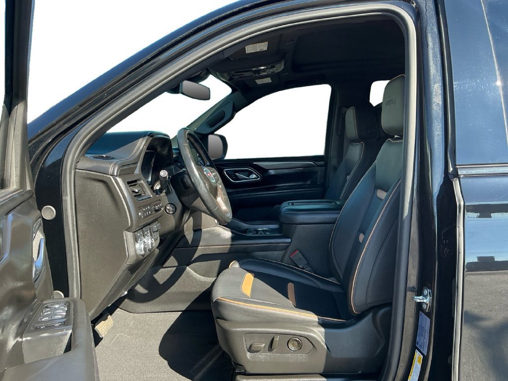 Used 2024 GMC Yukon AT4 w/ Technology Package AWD/4WD image 14