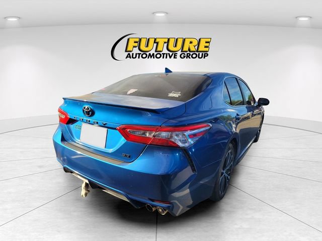 Used 2020 Toyota Camry SE w/ Blackout Package video 2