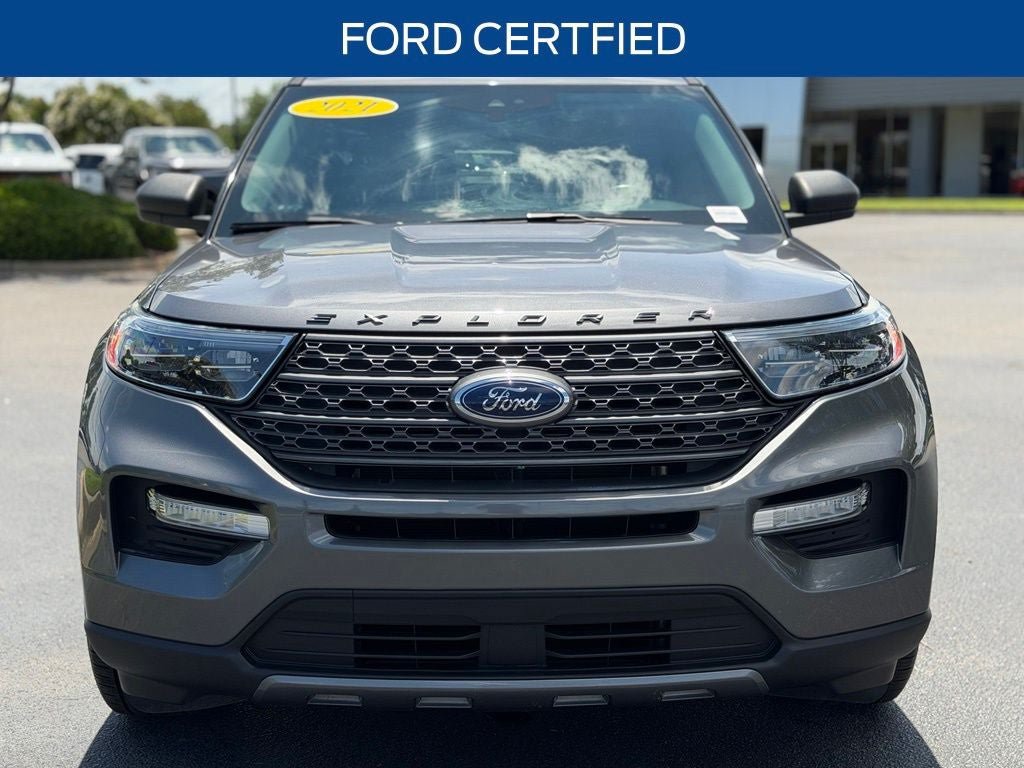 Certified 2021 Ford Explorer XLT w/ Equipment Group 202A RWD image 3