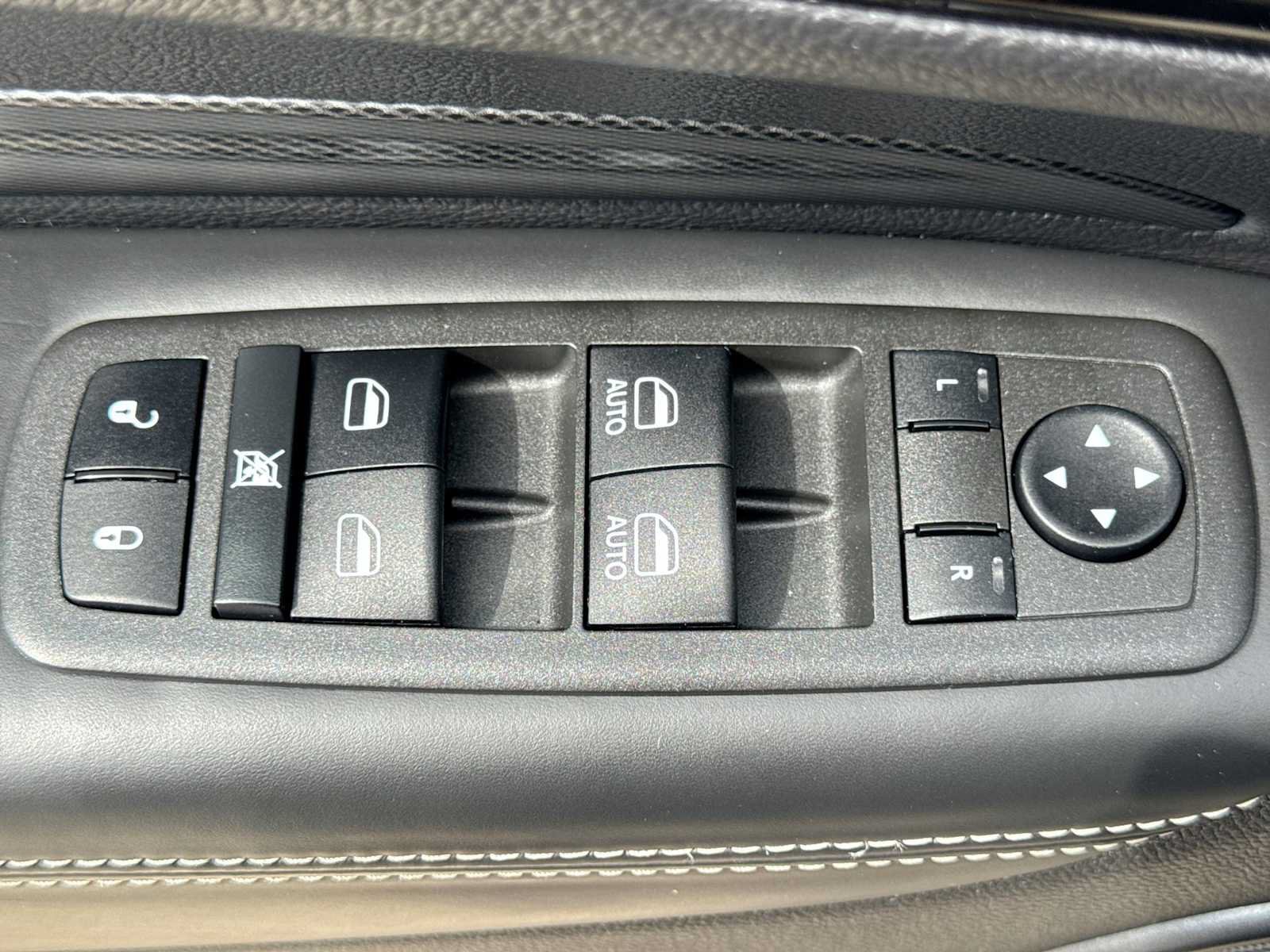 Used 2022 Dodge Durango SRT w/ Black Package AWD/4WD image 17