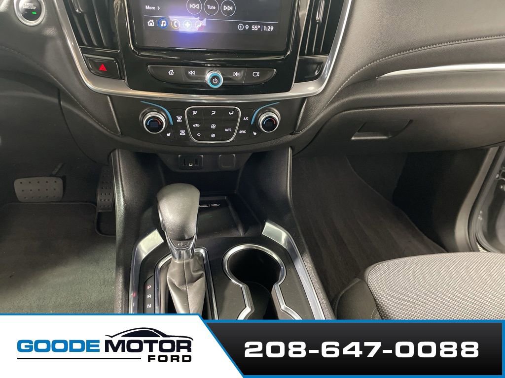 Used 2023 Chevrolet Traverse LT AWD/4WD image 17