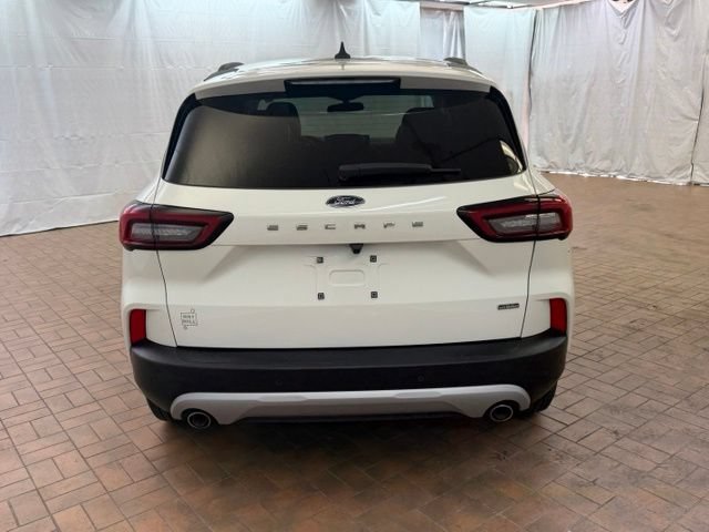 Certified 2024 Ford Escape SE FWD image 10