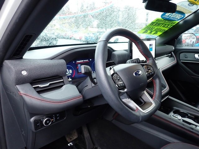 Certified 2025 Ford Explorer ST-Line image 15