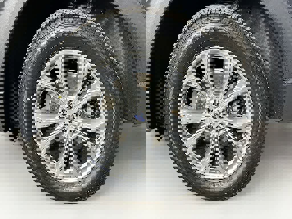 Certified 2020 Ford Explorer XLT w/ Equipment Group 202A image 11