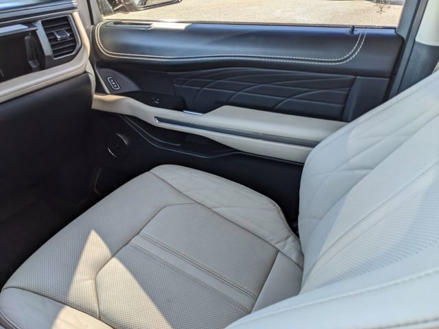 Certified 2022 Ford Expedition Max Platinum image 18