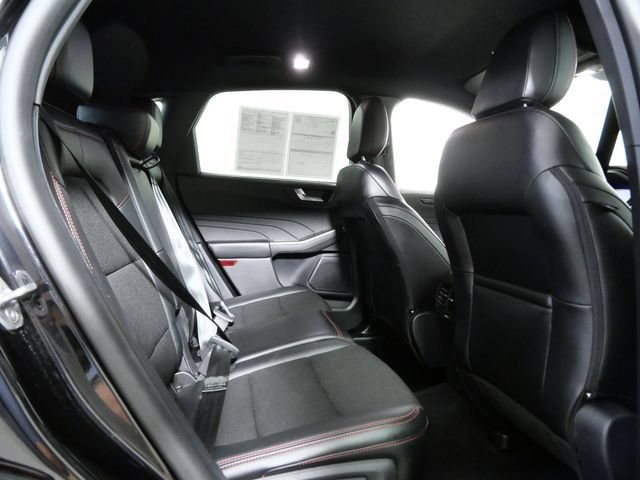 Certified 2025 Ford Escape ST-Line AWD/4WD image 12