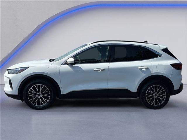 Certified 2023 Ford Escape SE w/ PHEV Premium Package FWD image 6