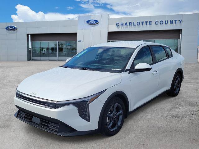 Used 2025 Kia K4 FWD image 2