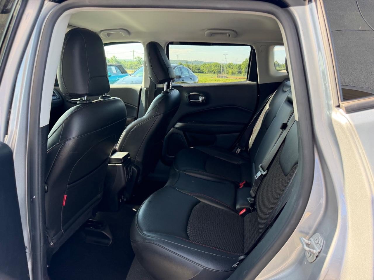 Used 2020 Jeep Compass Trailhawk AWD/4WD image 9