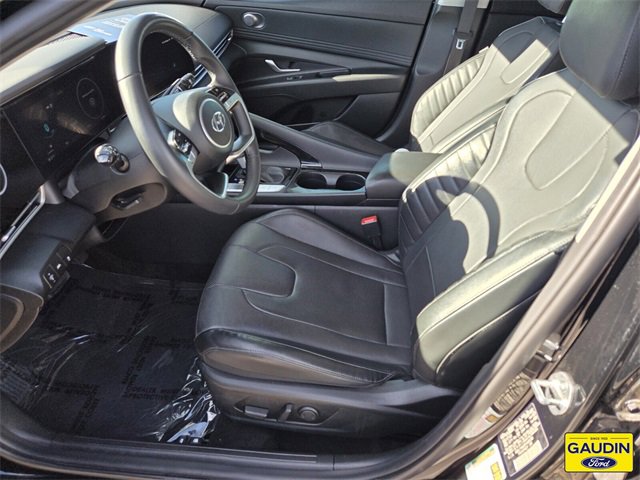 Used 2023 Hyundai Elantra Limited w/ Preferred Accessory Package image 11